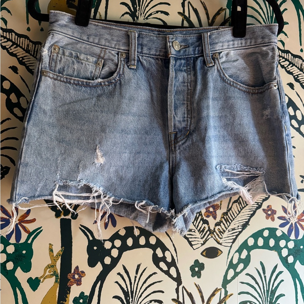 We The Free mid-rise denim shorts Size 29 $35